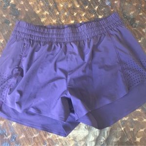 Athleta 3” hustle short - size small EUC!!